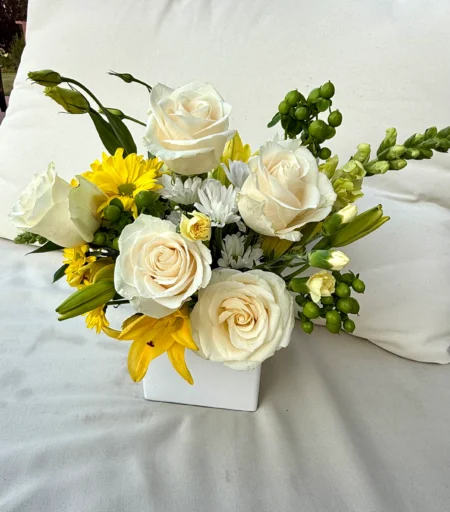 IMG_0976 Lemon Lace – Vase Arrangement